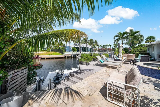 $3,758,895 | 7425 Northeast Bay Cove Court, Boca Raton, FL 33487