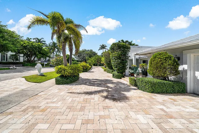 $3,758,895 | 7425 Northeast Bay Cove Court, Boca Raton, FL 33487