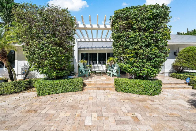 $3,758,895 | 7425 Northeast Bay Cove Court, Boca Raton, FL 33487