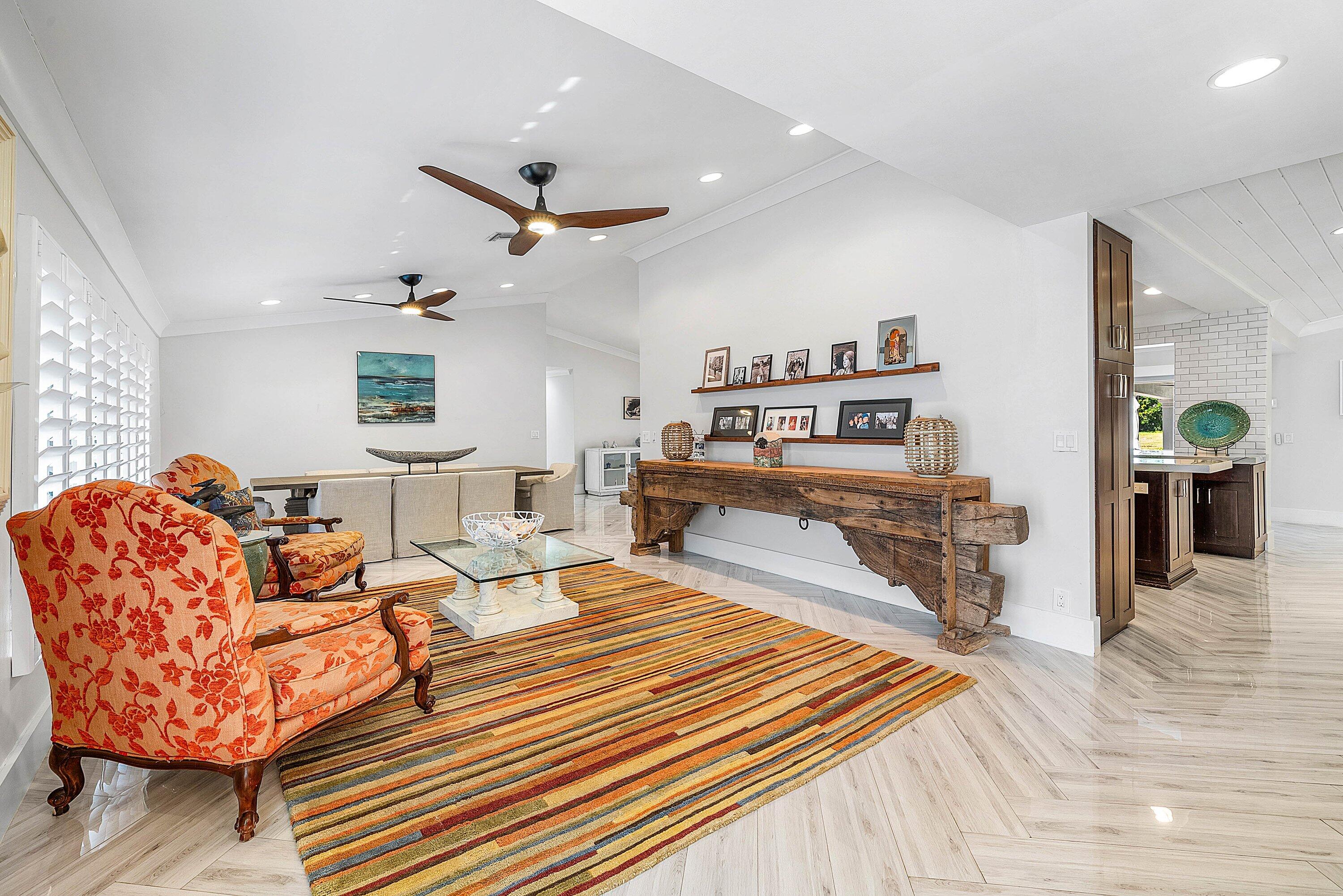 7425 Northeast Bay Cove Court Boca Raton, FL 33487 - Photo 9 of 86 Vaulted Ceiling Living Room
