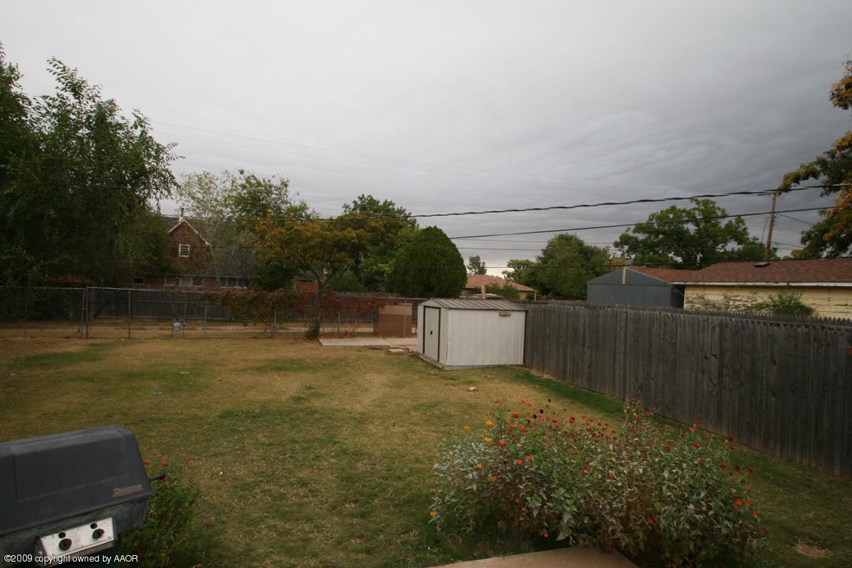 3205 Kingston Road Amarillo, TX 79106 - Photo 11 of 11 back yard