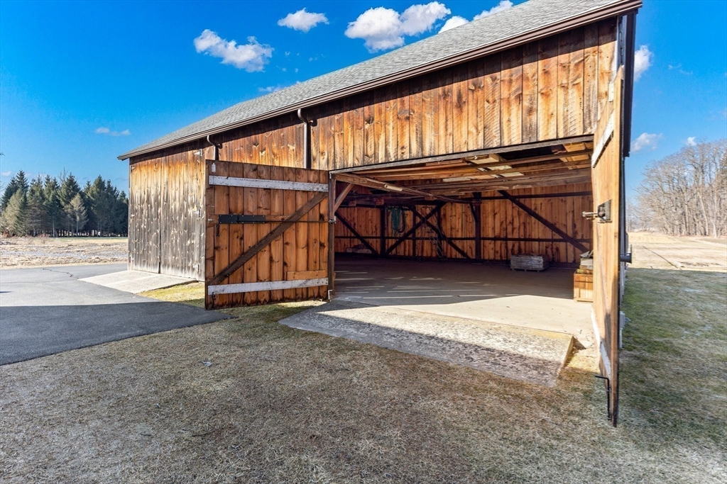 11 West Street Hadley, MA 01035 - Photo 37 of 40