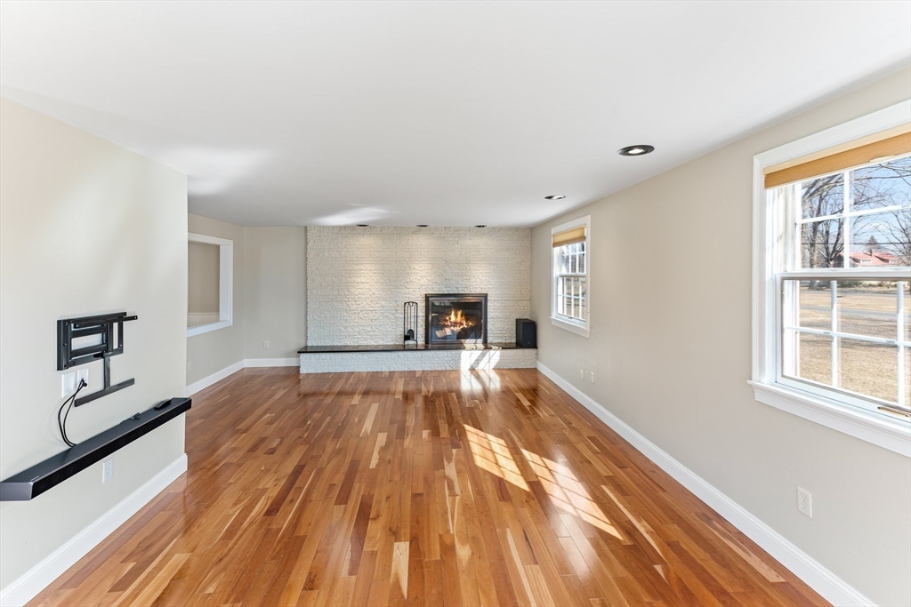 11 West Street Hadley, MA 01035 - Photo 10 of 40