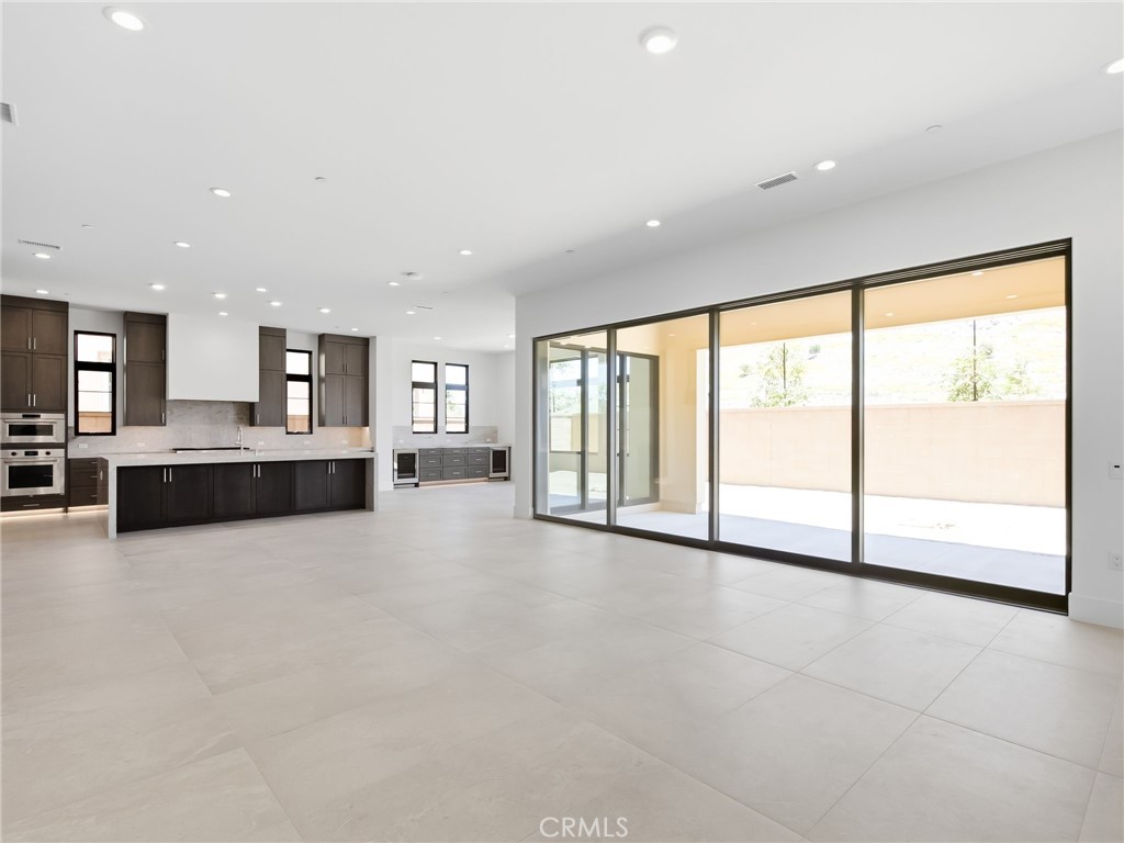 454 Ridgecrest Irvine, CA 92602 - Photo 12 of 46 Living Room