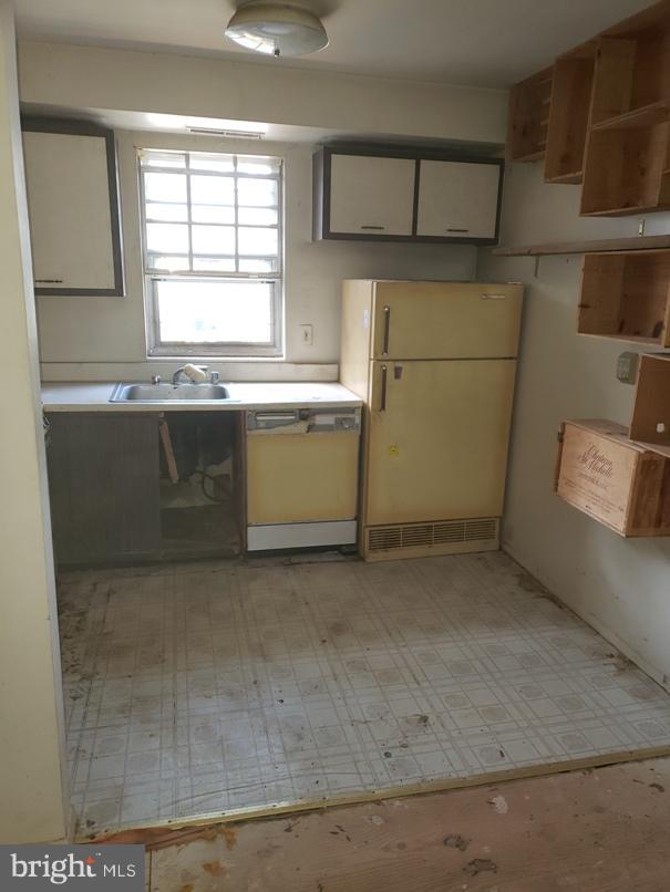 11908 Tarragon Road, Unit L Reisterstown, MD 21136 - Photo 7 of 10 Kitchen