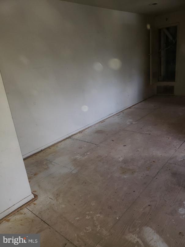 11908 Tarragon Road, Unit L Reisterstown, MD 21136 - Photo 8 of 10 Living Room