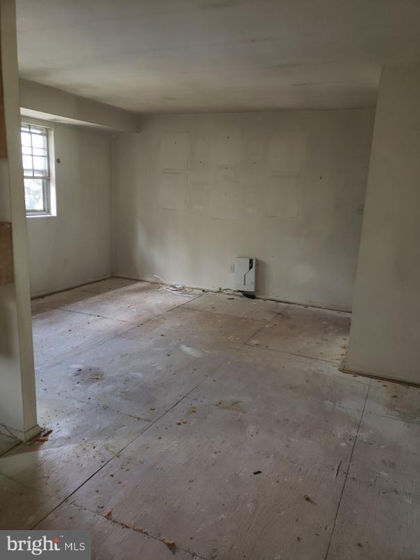11908 Tarragon Road, Unit L Reisterstown, MD 21136 - Photo 9 of 10 Living Room