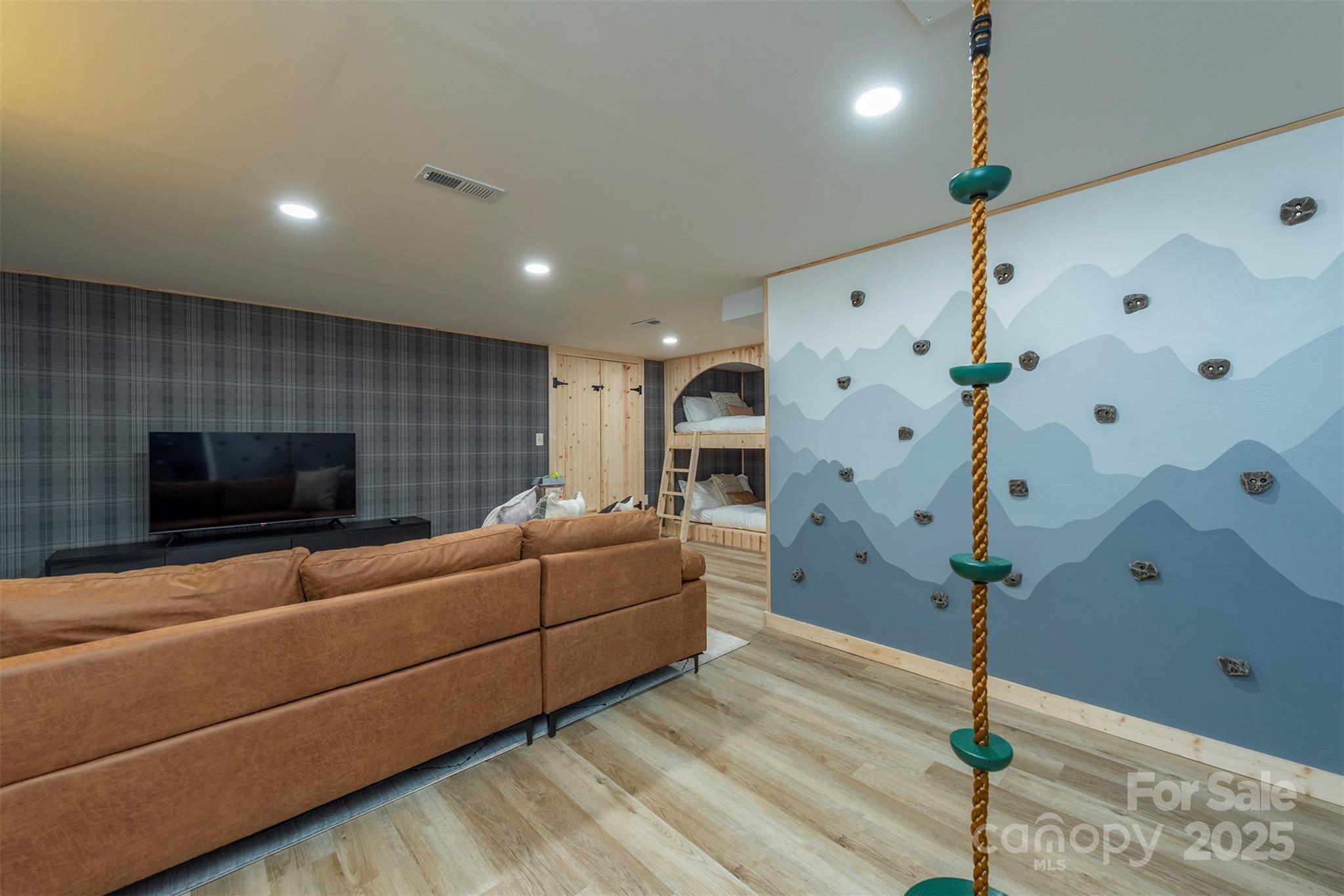 322 Goldenleaf Road Mars Hill, NC 28754 - Photo 7 of 47