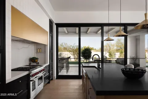 $9,400,000 | 6512 East Hummingbird Lane, Paradise Valley, AZ 85253