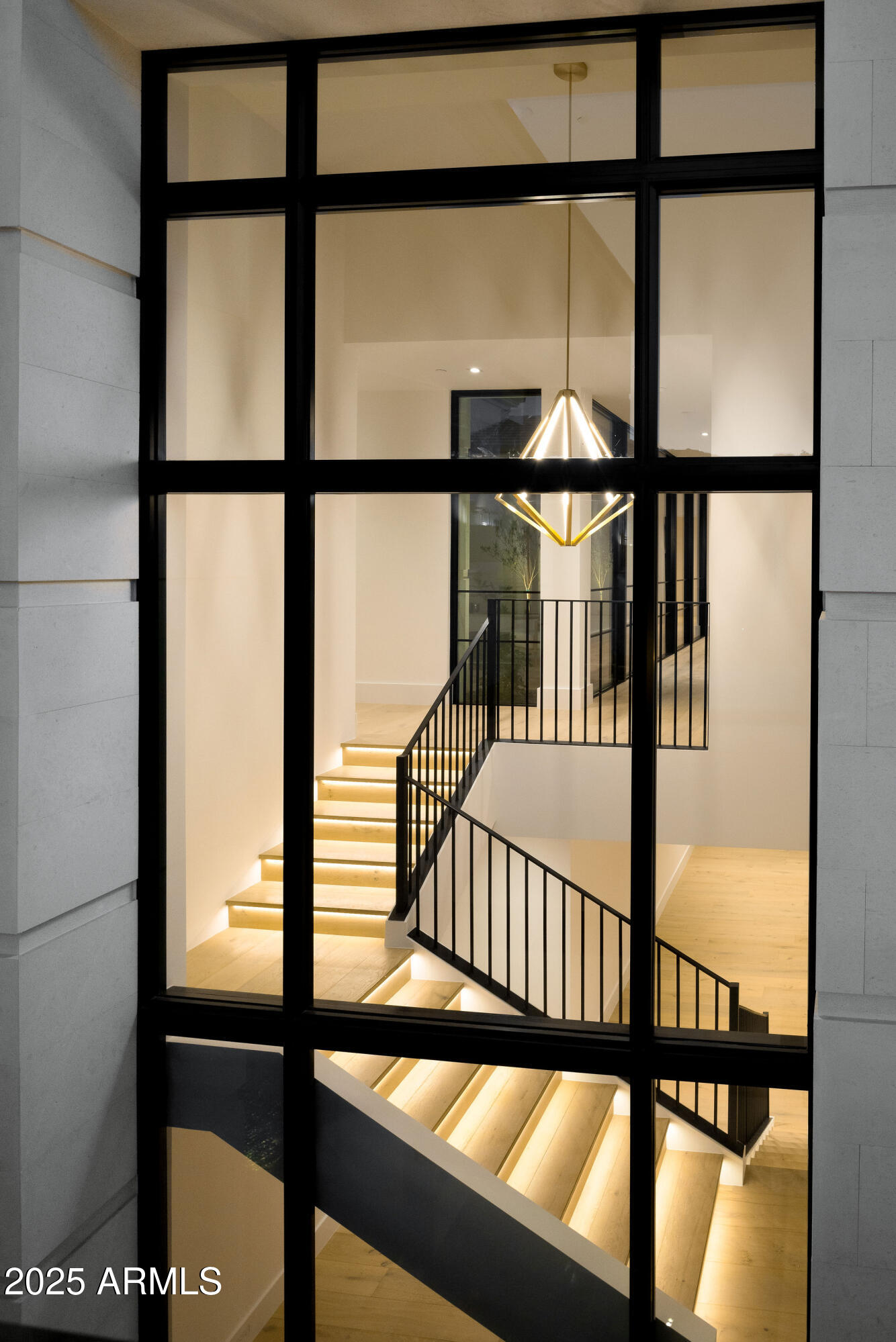 6512 East Hummingbird Lane Paradise Valley, AZ 85253 - Photo 23 of 41 Lightwell