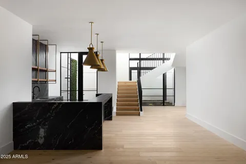 $9,400,000 | 6512 East Hummingbird Lane, Paradise Valley, AZ 85253