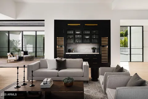 $9,400,000 | 6512 East Hummingbird Lane, Paradise Valley, AZ 85253