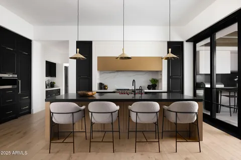 $9,400,000 | 6512 East Hummingbird Lane, Paradise Valley, AZ 85253