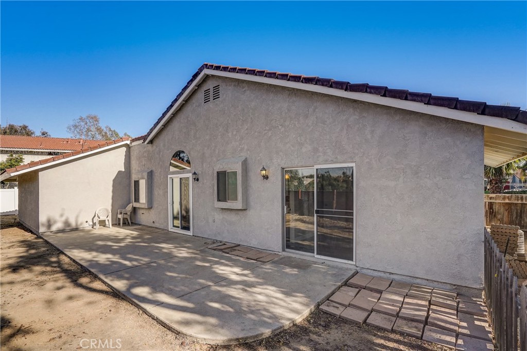 39429 Long Ridge Drive Temecula, CA 92591 - Photo 18 of 23 a backyard of a house