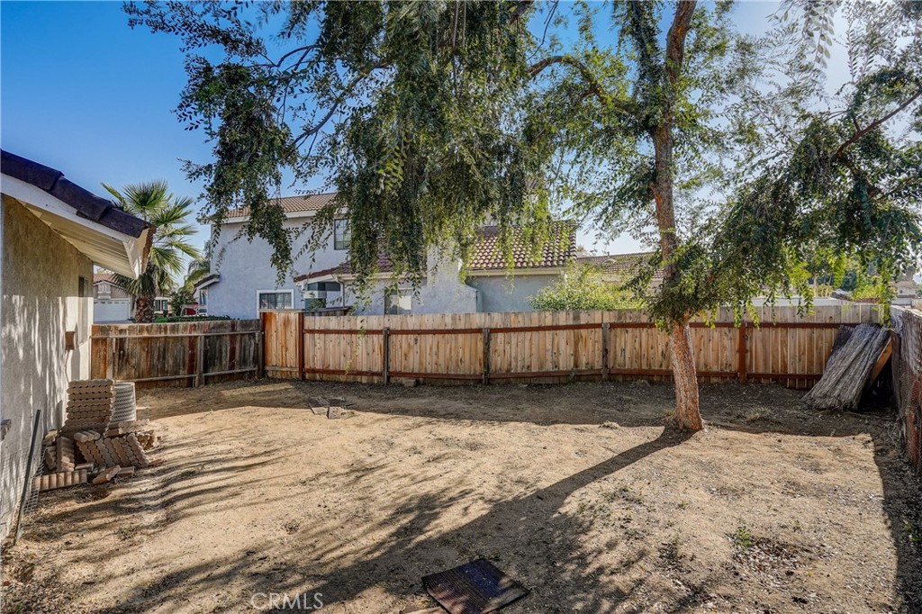 39429 Long Ridge Drive Temecula, CA 92591 - Photo 22 of 23 a view of a backyard of the house