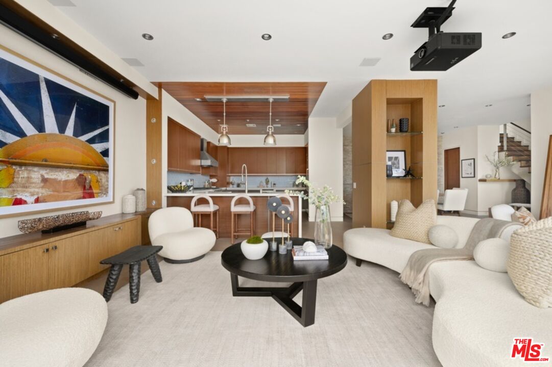 17713 Posetano Road Pacific Palisades, CA 90272 - Photo 5 of 24