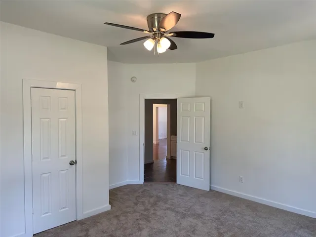 $299,000 | 561 South Chambers Street, Giddings, TX 78942