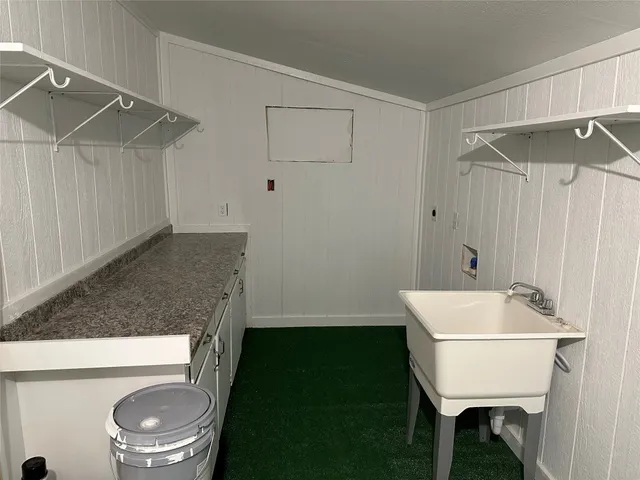 $299,000 | 561 South Chambers Street, Giddings, TX 78942