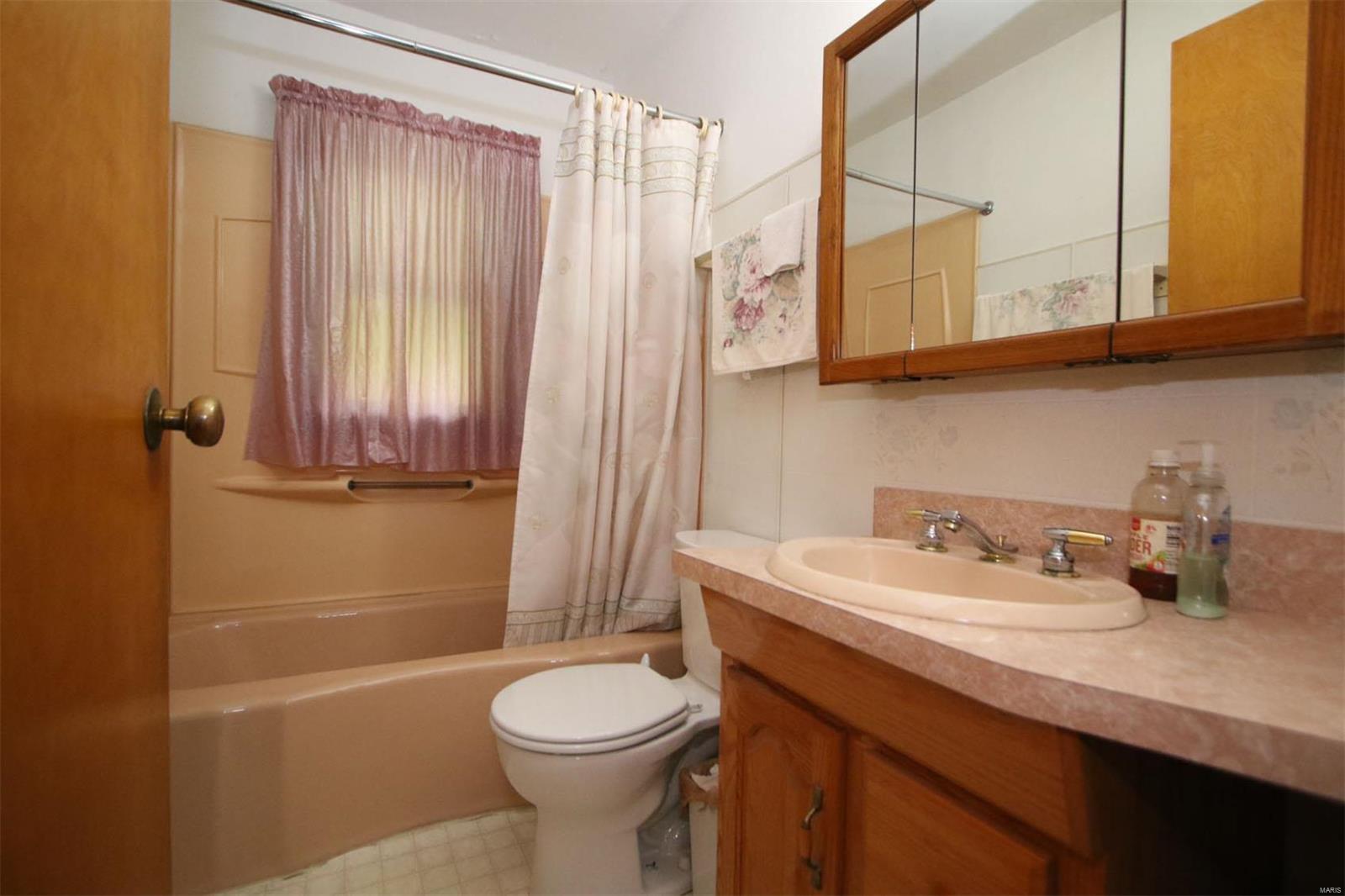 6520 Godfrey Road Godfrey, IL 62035 - Photo 16 of 17