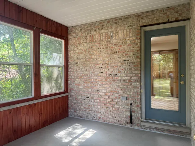 a view of a large window with an outdoor space