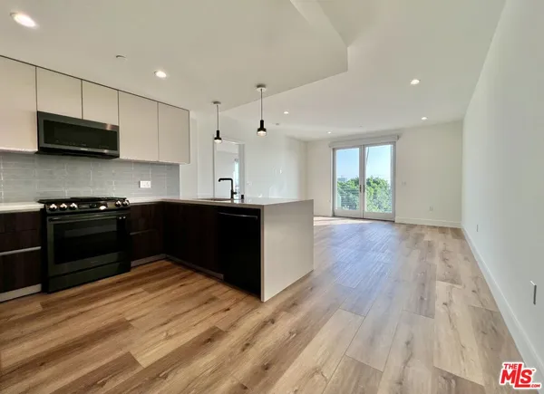 $4,968 | 5801 Camerford Avenue, Unit PH2, Los Angeles, CA 90038