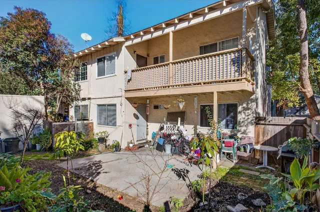 front view of house with a yard