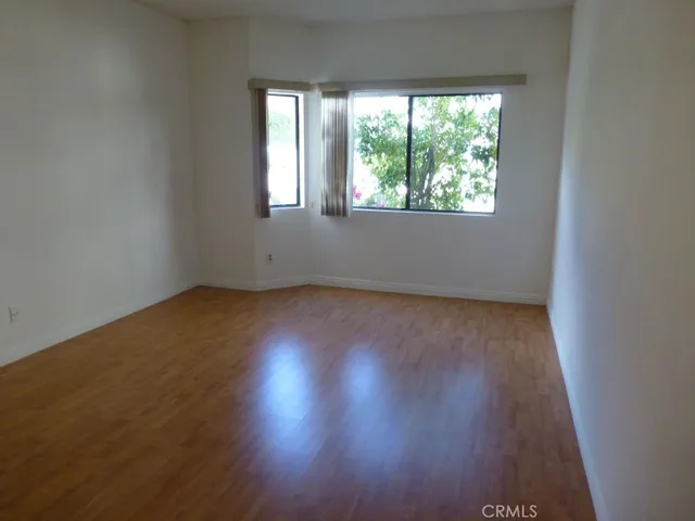 $529,900 | 17914 West Magnolia Boulevard, Unit 127, Encino, CA 91316