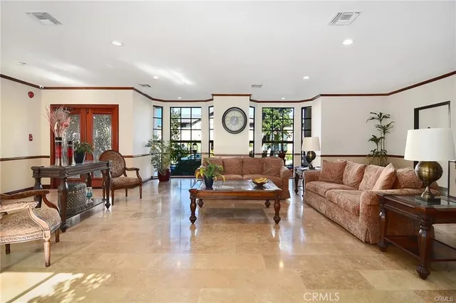 $529,900 | 17914 West Magnolia Boulevard, Unit 127, Encino, CA 91316