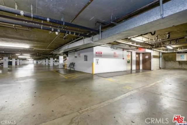 $529,900 | 17914 West Magnolia Boulevard, Unit 127, Encino, CA 91316