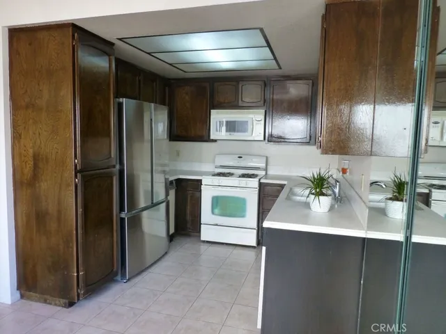 $529,900 | 17914 West Magnolia Boulevard, Unit 127, Encino, CA 91316