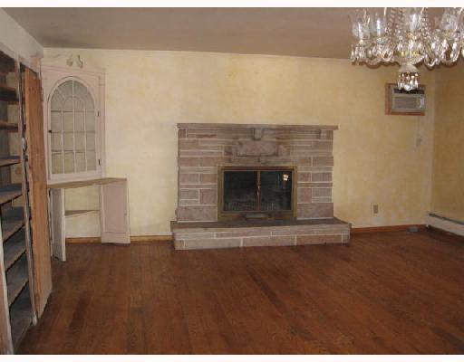 1267 Mercer Grove City Road Mercer, PA 16137 - Photo 2 of 8 Living Room.
