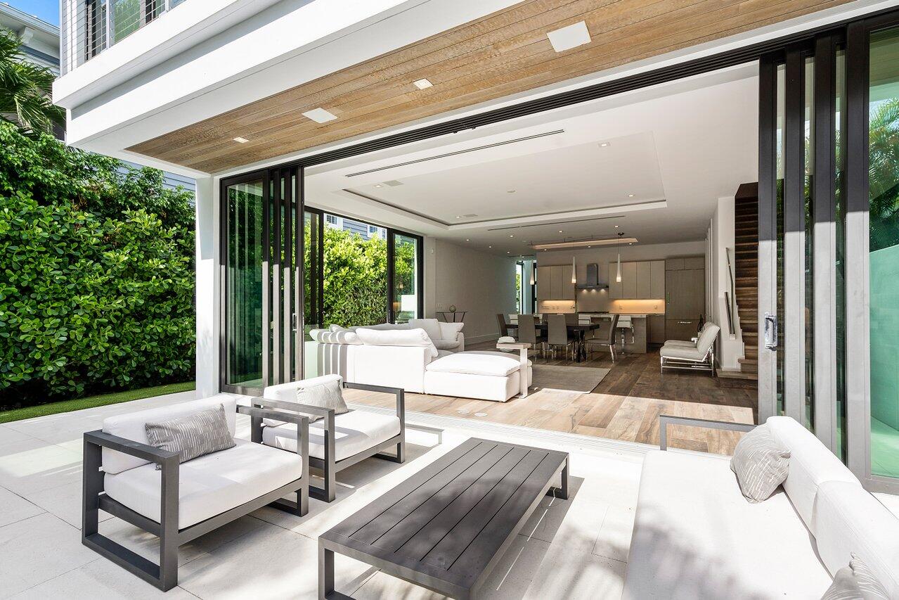 530 Northeast Wavecrest Way, Unit SOUTH Boca Raton, FL 33432 - Photo 15 of 33 015-530NortheastWavecrestWay-BocaRaton-F