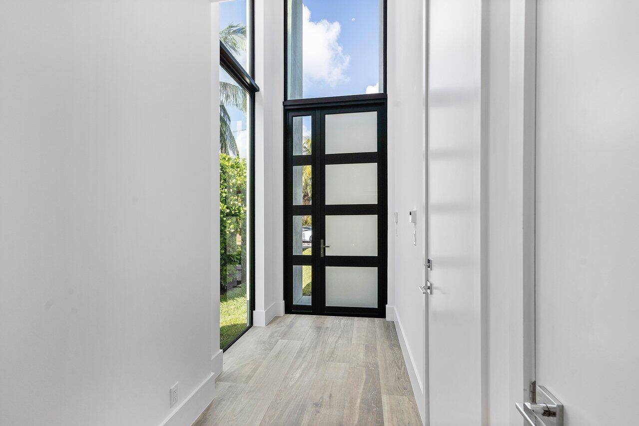 530 Northeast Wavecrest Way, Unit SOUTH Boca Raton, FL 33432 - Photo 4 of 33 004-530NortheastWavecrestWay-BocaRaton-F