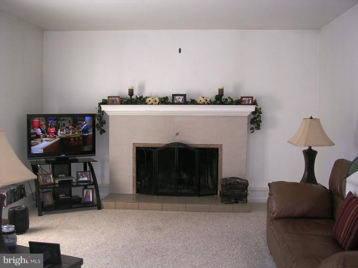 529 Tansboro Road Berlin, NJ 08009 - Photo 12 of 25 Family Room