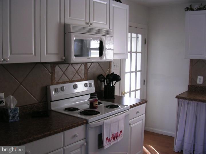 529 Tansboro Road Berlin, NJ 08009 - Photo 3 of 25 Kitchen