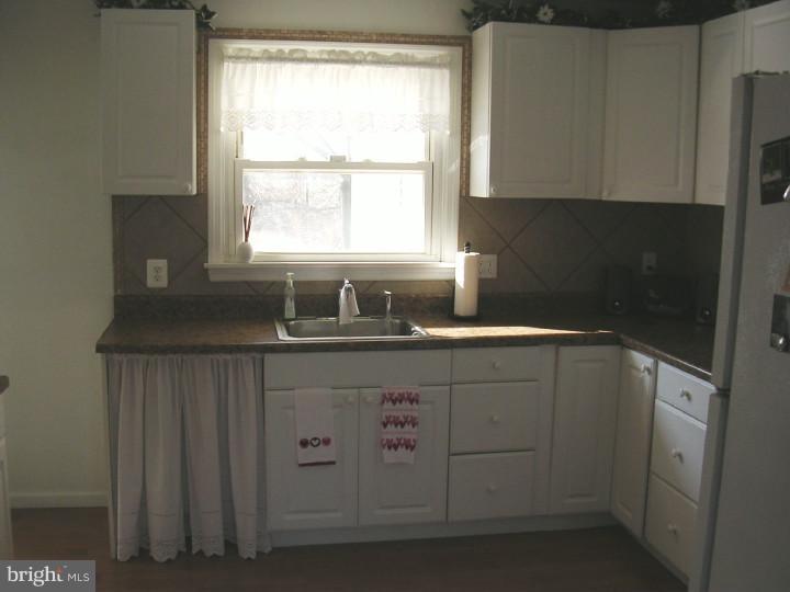 529 Tansboro Road Berlin, NJ 08009 - Photo 5 of 25 Kitchen