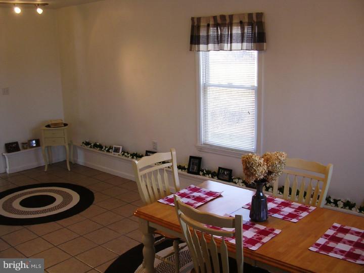 529 Tansboro Road Berlin, NJ 08009 - Photo 7 of 25 Dining Room