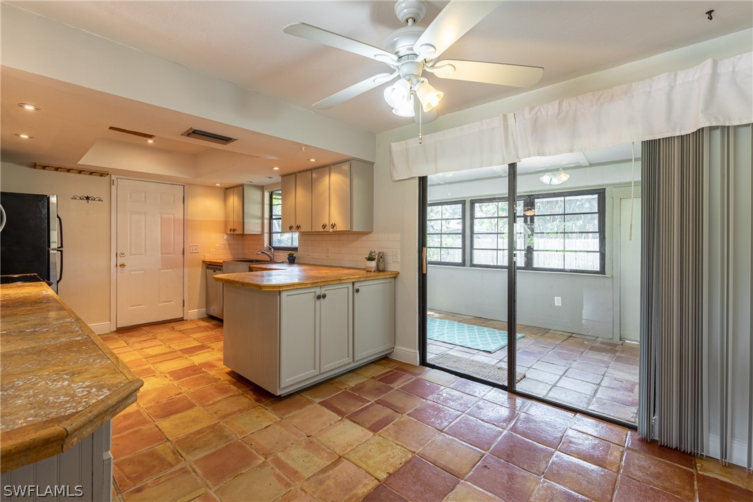 9040 Pomelo Road West Fort Myers, FL 33967 - Photo 12 of 35 Gallery Image 12