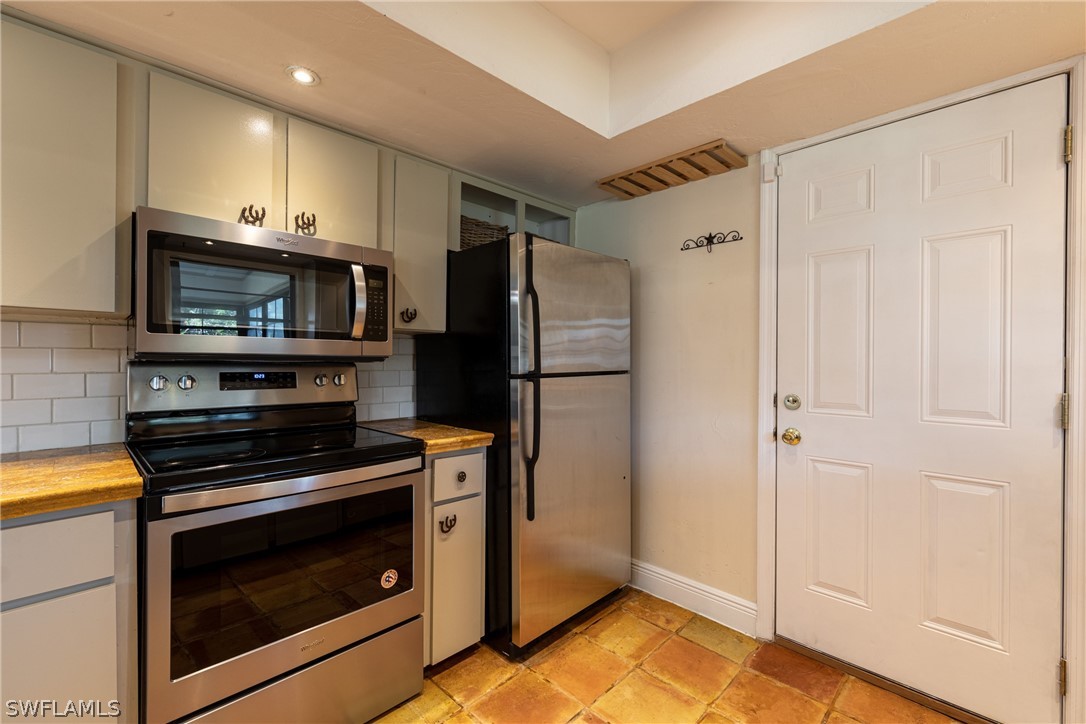 9040 Pomelo Road West Fort Myers, FL 33967 - Photo 20 of 35 Gallery Image 20