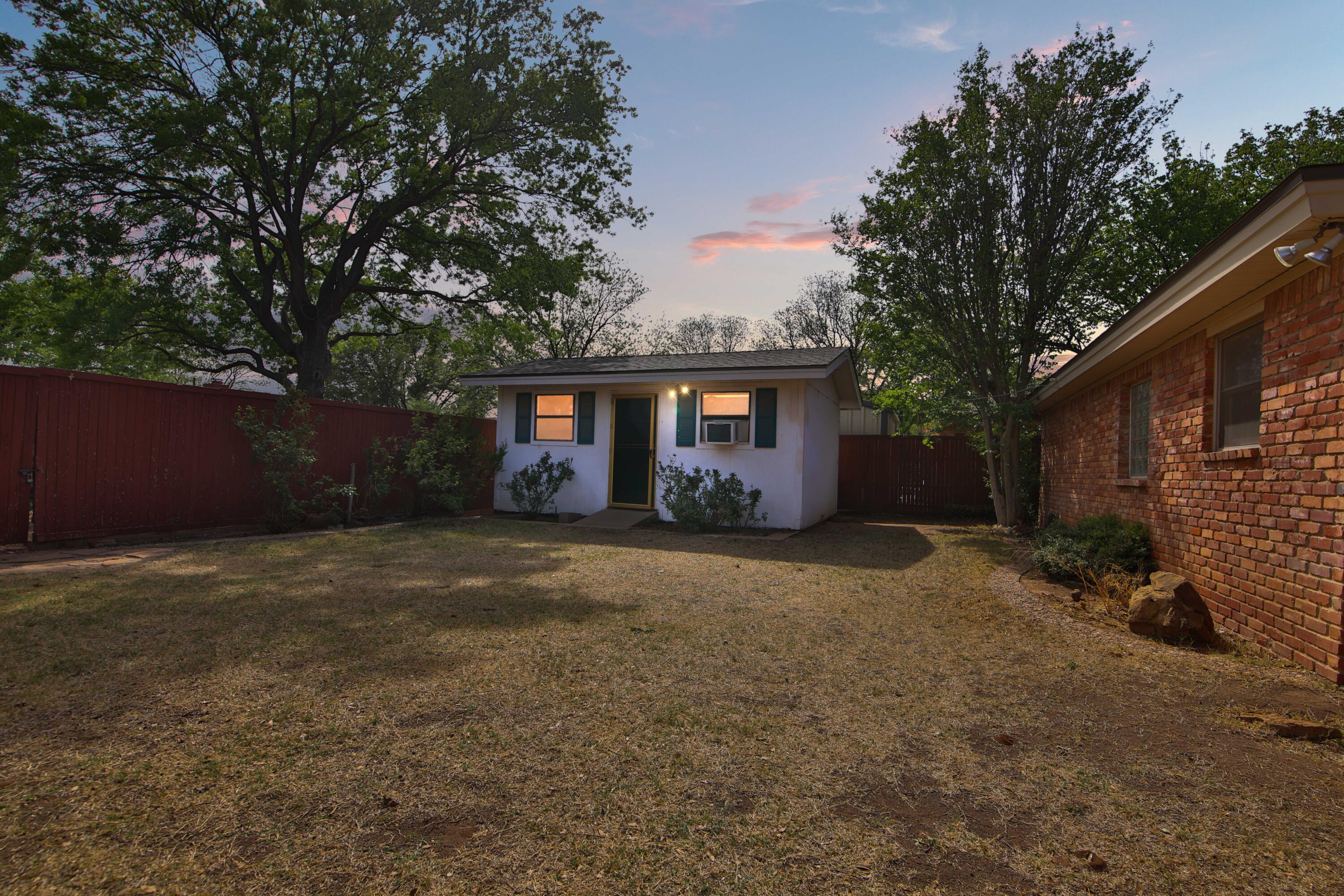 5423 78th Street Lubbock, TX 79424 - Photo 38 of 42 Shop/Storage Shed