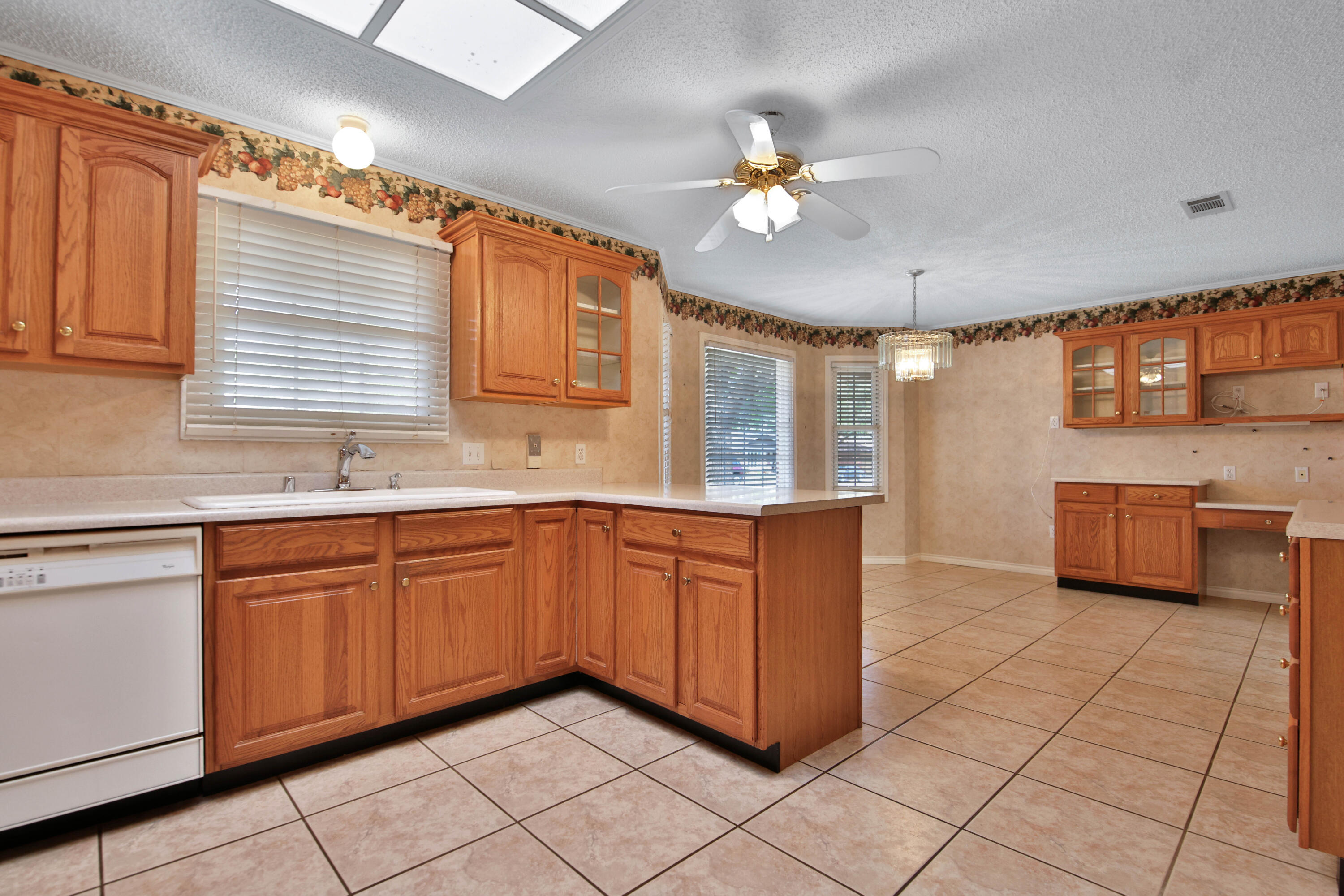5423 78th Street Lubbock, TX 79424 - Photo 8 of 42 Kitchen