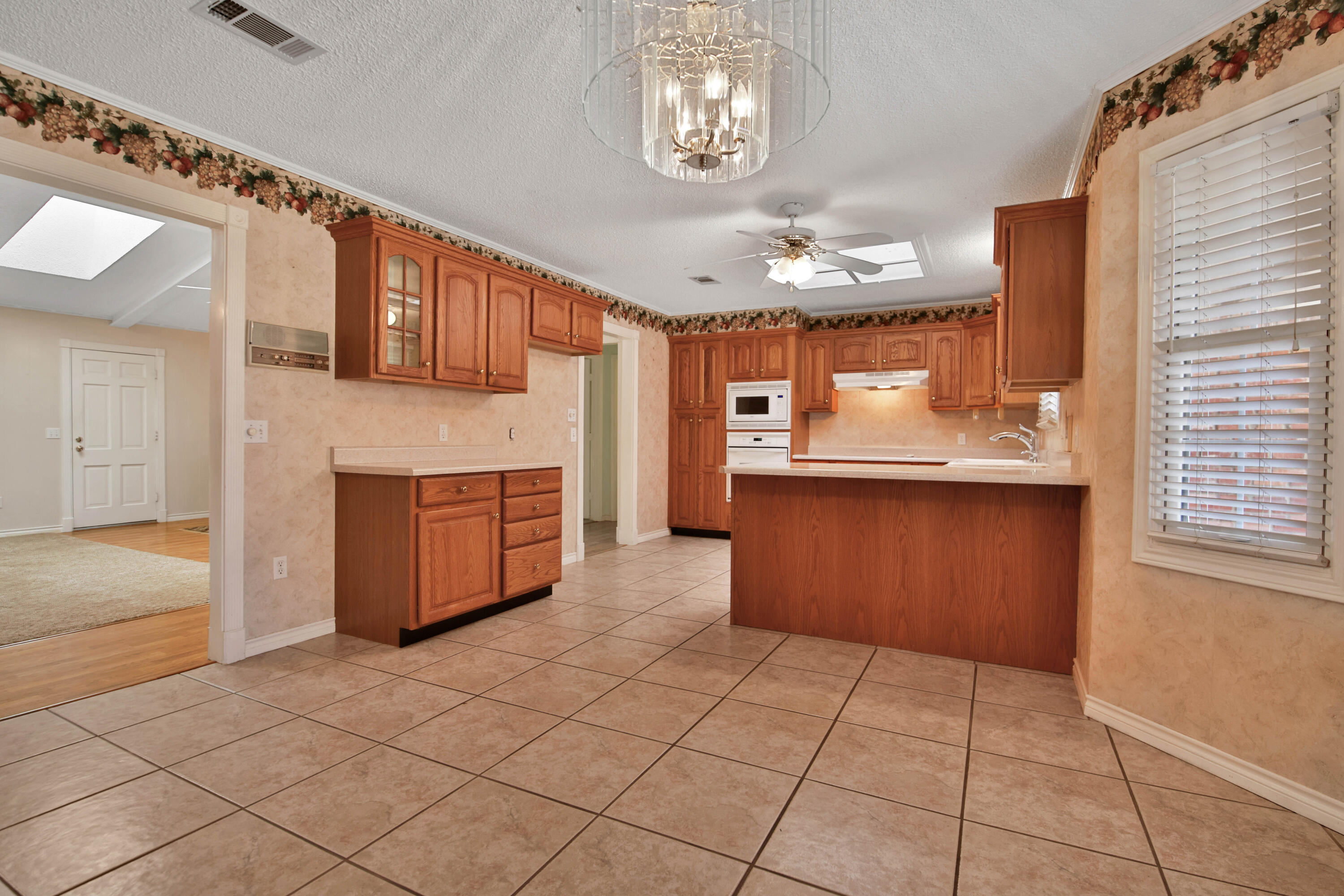 5423 78th Street Lubbock, TX 79424 - Photo 10 of 42 Dining Area