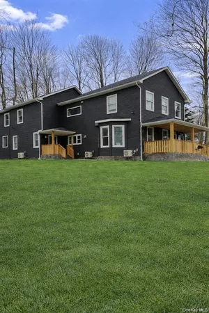 $2,300 | 45 Clinton Avenue, Unit 1, Monticello, NY 12701