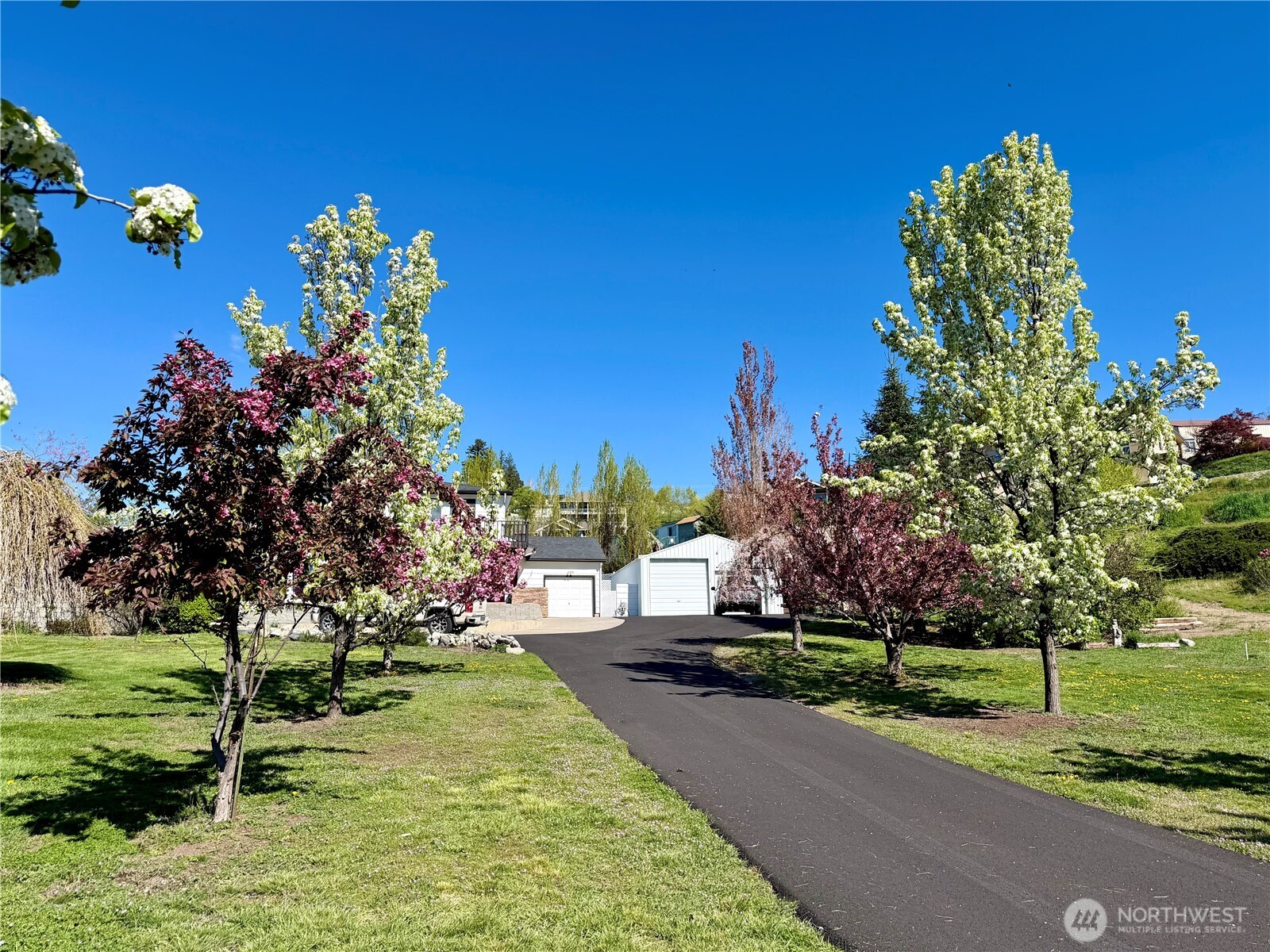 175 Green Avenue Manson, WA 98831 - Photo 4 of 40