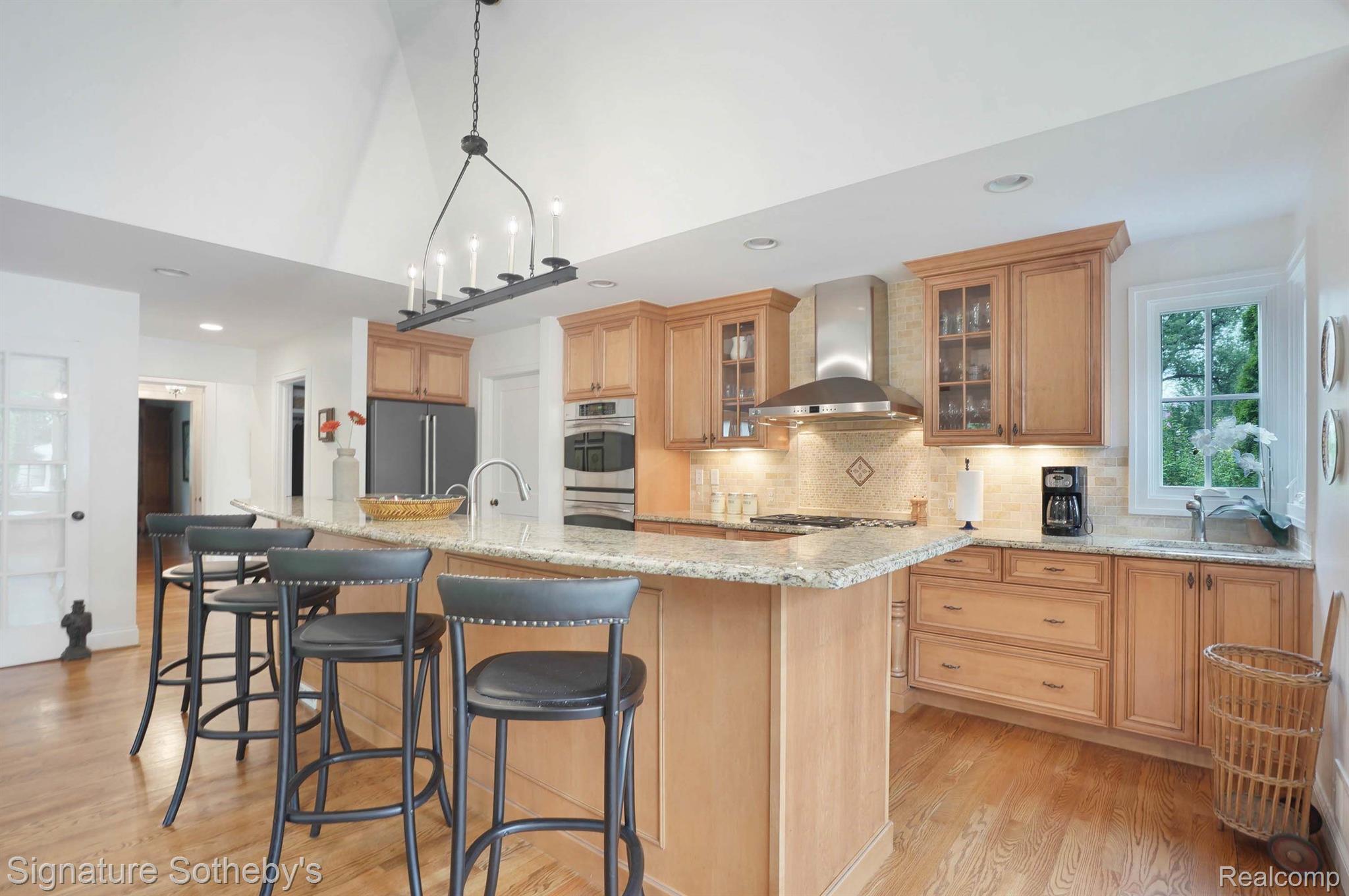 1347 Yorkshire Road Birmingham, MI 48009 - Photo 11 of 35 Gallery Image 11