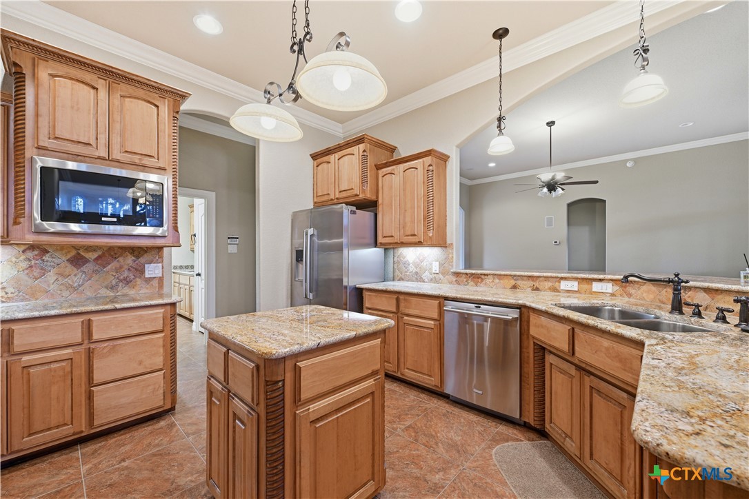 8006 Ridgeway Court Nolanville, TX 76559 - Photo 7 of 43 Kitchen