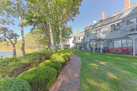 $895,000 | 381 Great Oak Road, Unit 9, Mashpee, MA 02649