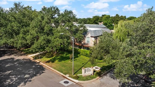 $1,900 | 4100 Ridglea Country Club Drive, Unit 1401, Fort Worth, TX 76126