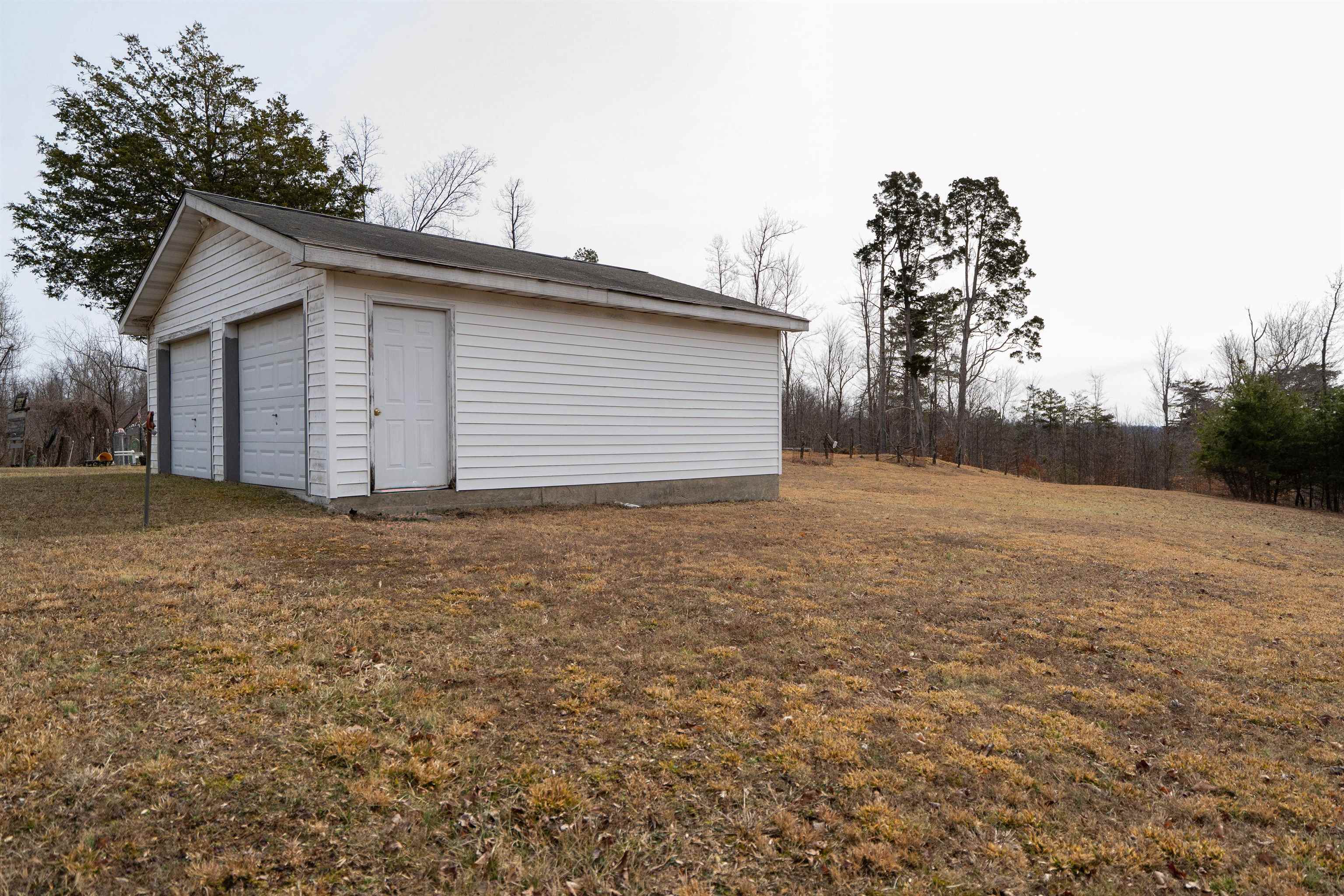 1717 Aaron Ridge Road Louisa, KY 41230 - Photo 9 of 12