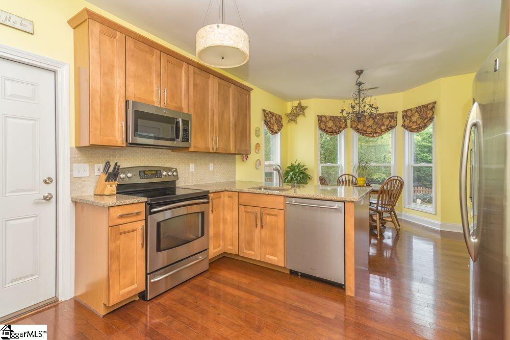 11 Summer Hill Road Simpsonville, SC 29681 - Photo 8 of 36 Gallery Image 8